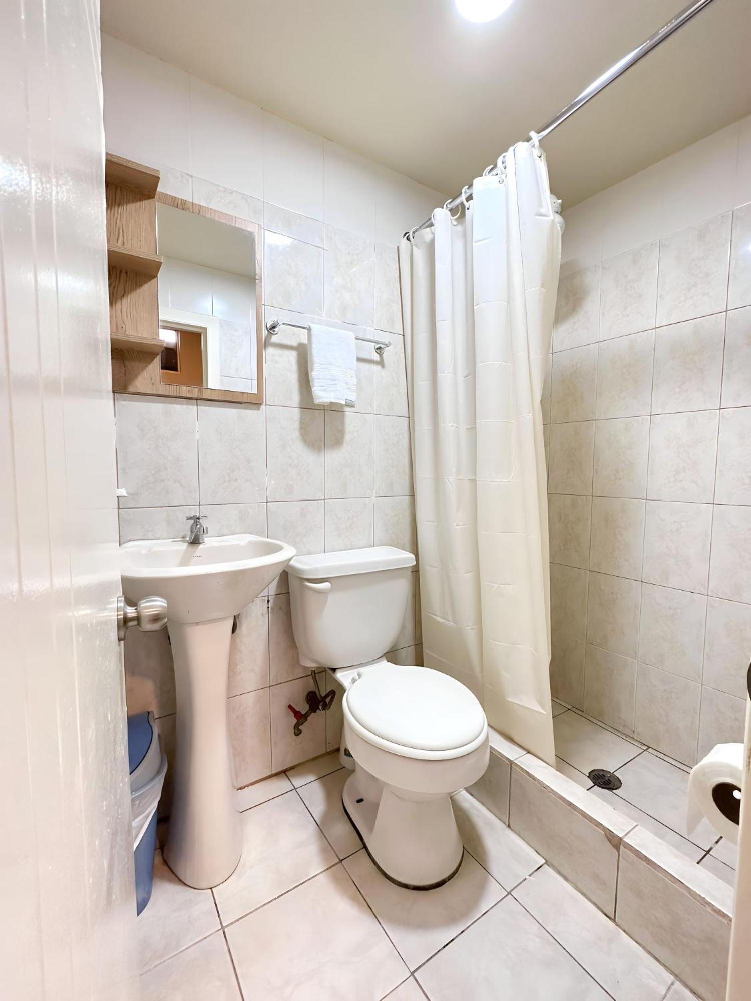 Hostal Posada Del Sol جواياكيل المظهر الخارجي الصورة